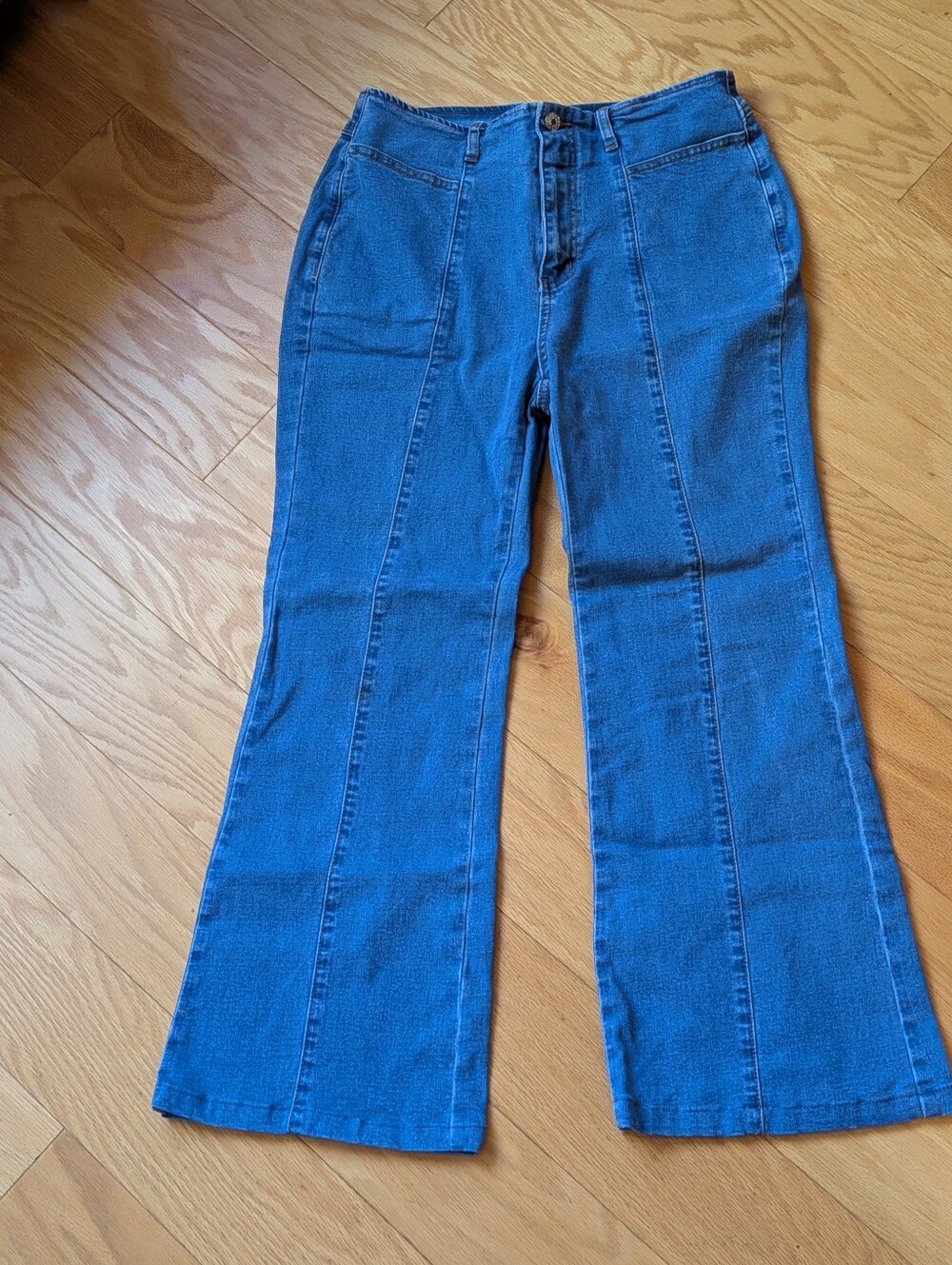 Worn 1x: High waisted stretchy flare jeans w center seam pockets L (12-14)